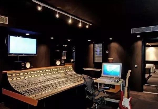 許多人都說不清楚，錄音師卻默默享受！到底什么是監聽音箱呢？